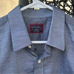 UNTUCKit size small button down